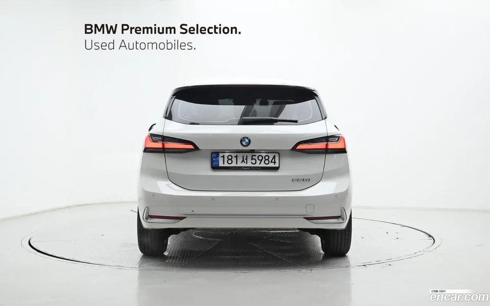 BMW 2 Series Active Tourer 220i 2024 — миниатюра 4