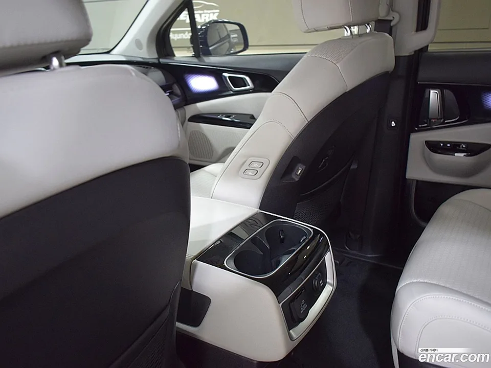Kia Carnival 7 2023 — миниатюра 2