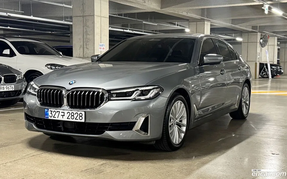 BMW 5 Series 523d 2023 — фото 1, купить с доставкой в Москву