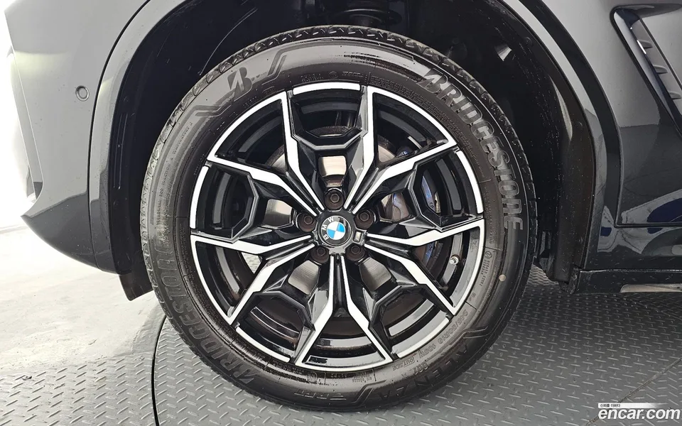 BMW X4 xDrive20i M 2022 — миниатюра 2