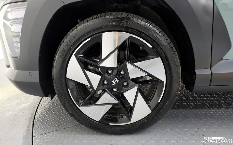 Hyundai Kona 1.6 2WD 2023 — миниатюра 2