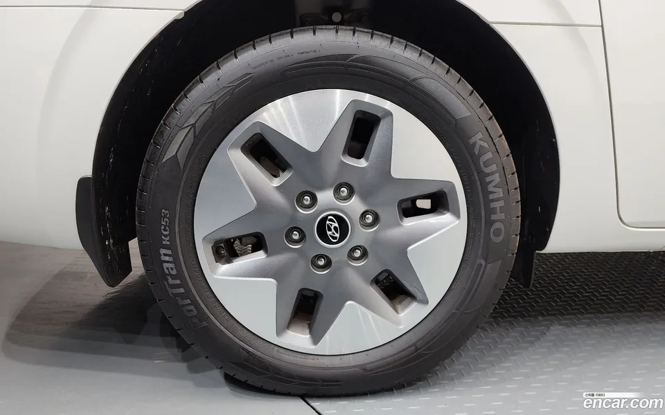 Hyundai Staria 4WD 9 2023 — миниатюра 5