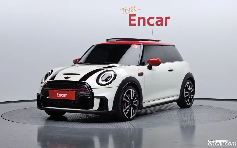 MINI Cooper S JCW 2022 — фото 1, купить с доставкой в Москву