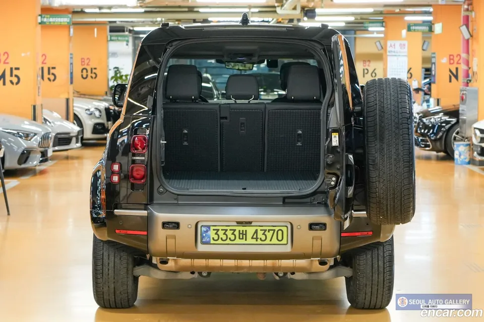 Land Rover Defender 110 P300 X- SE 2024 — миниатюра 4