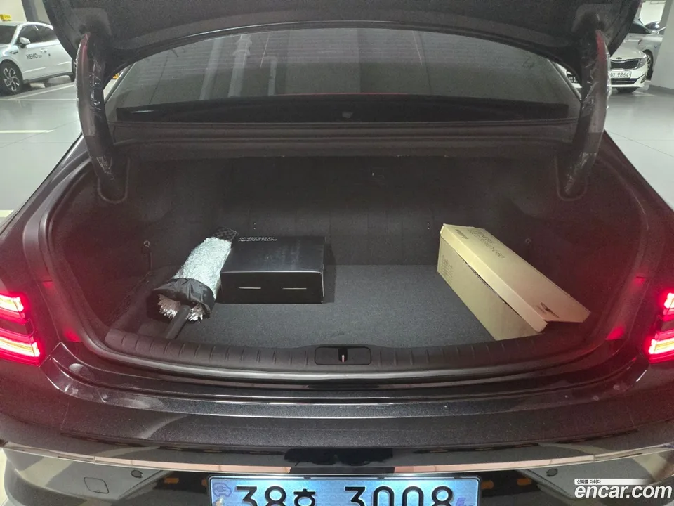Genesis Electrified G80 e-AWD 2025 — миниатюра 2