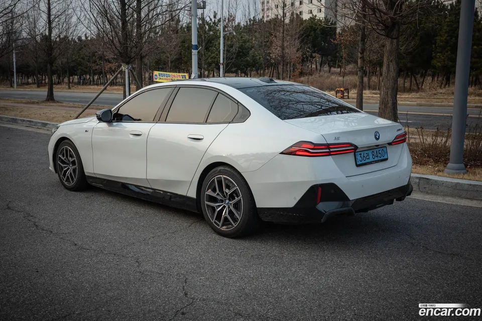 BMW i5 eDrive 40 M 2024 — миниатюра 2