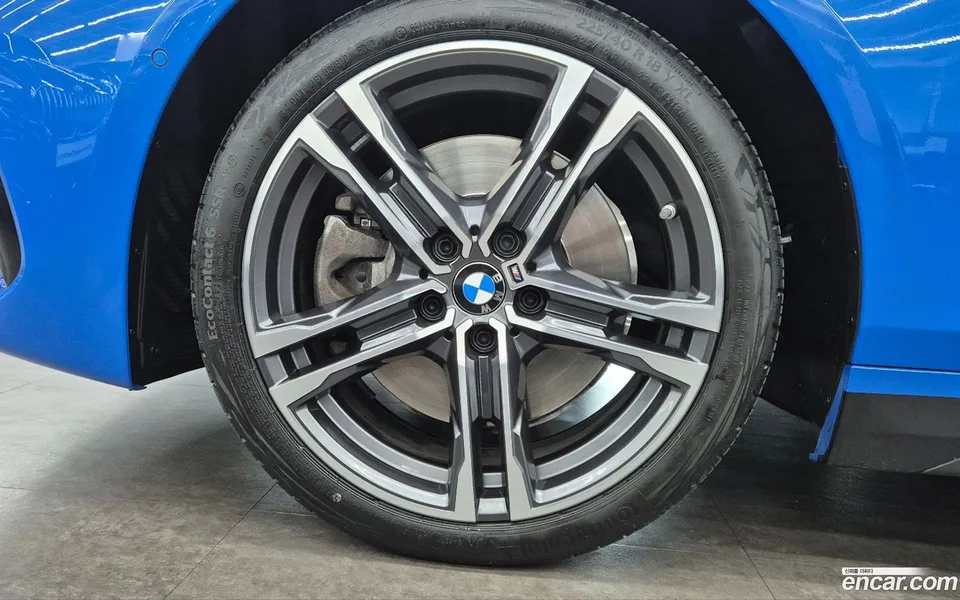 BMW 1 Series 120i M 2023 — миниатюра 2
