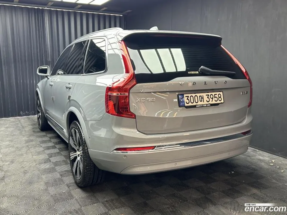 Volvo XC90 B6 2023 — миниатюра 4