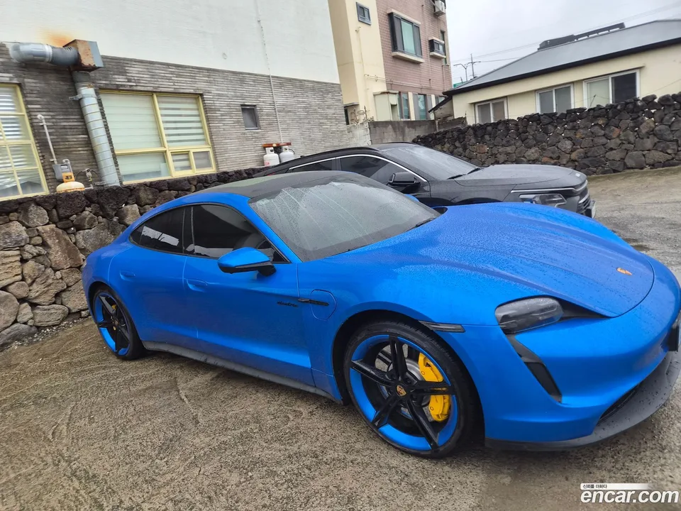 Porsche Taycan 4S 2022 — миниатюра 2