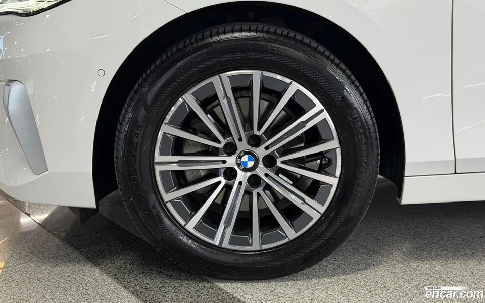 BMW 2 Series Active Tourer 220i 2024 — миниатюра 2