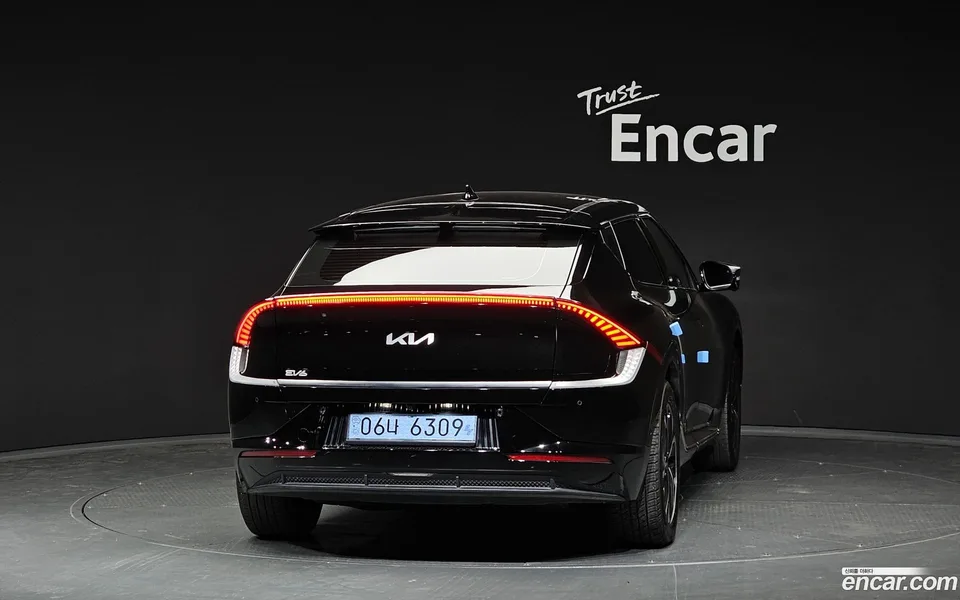 Kia EV6 2023 — миниатюра 4