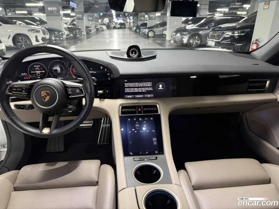 Porsche Taycan 2022 — миниатюра 2