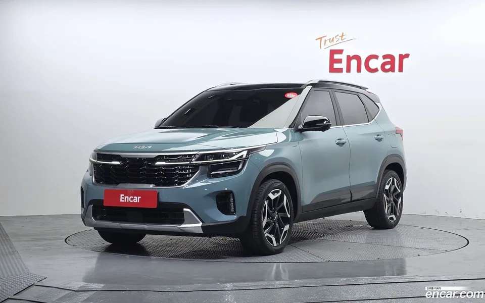 Kia Seltos 1.6 2WD 2023 — фото 1, купить с доставкой в Москву