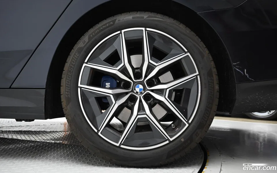 BMW 5 Series 520i M 2025 — миниатюра 2