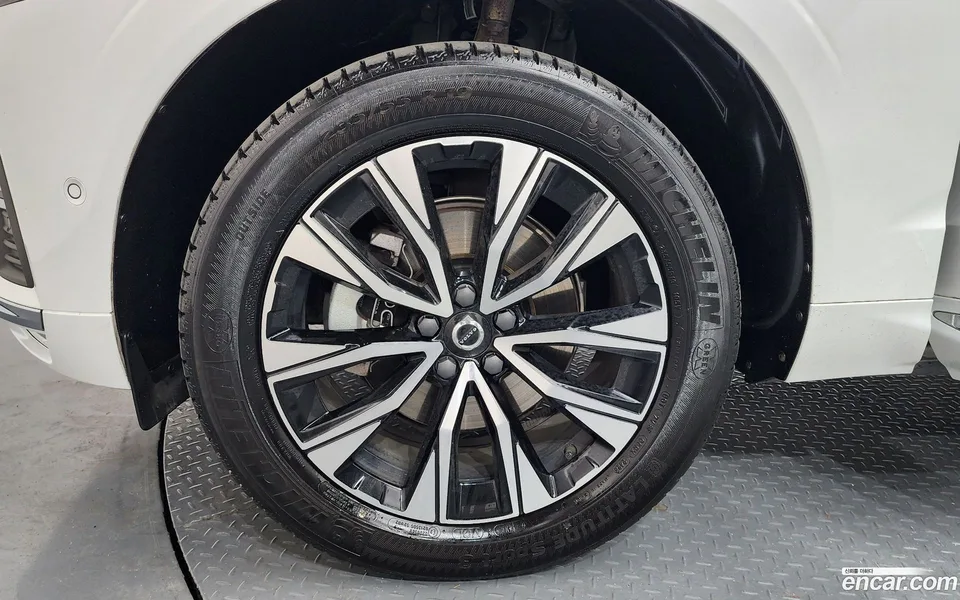 Volvo XC60 B5 2023 — миниатюра 5