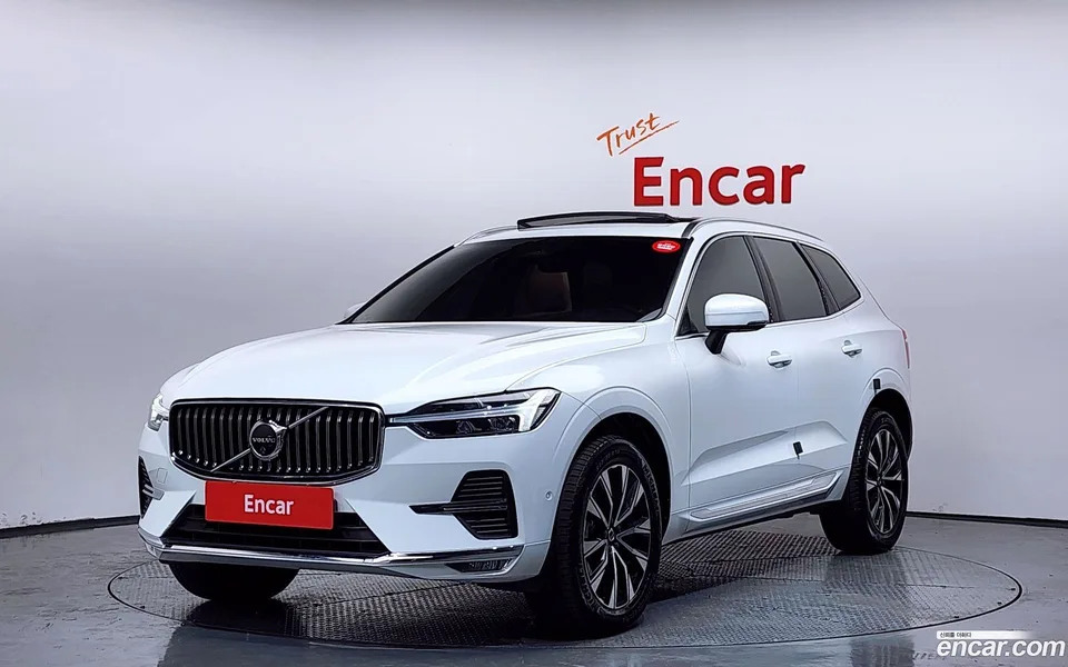 Volvo XC60 B5 2023 — фото 1, купить с доставкой в Москву