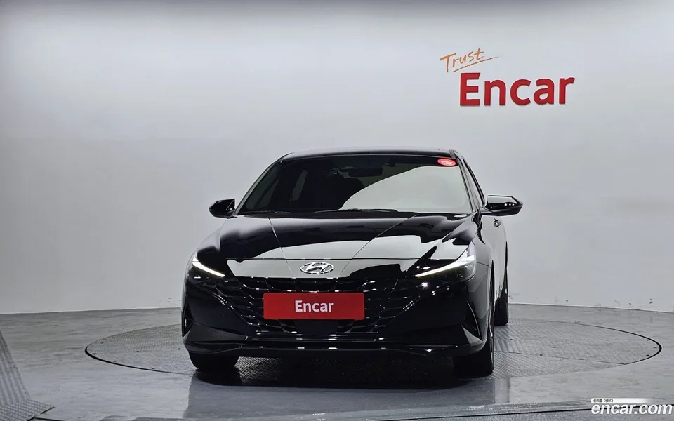 Hyundai Avante Hybrid 2023 — миниатюра 3