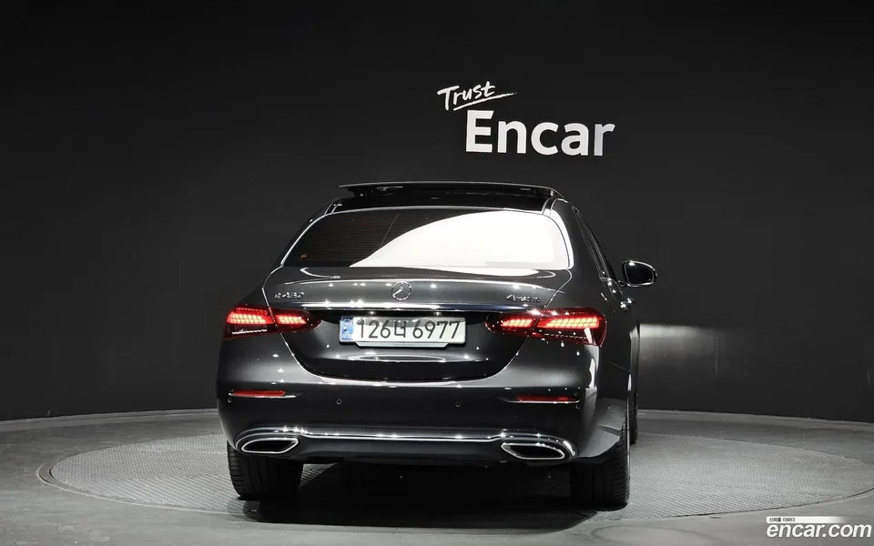 Mercedes-Benz E-Class E450 4MATIC 2023 — миниатюра 4