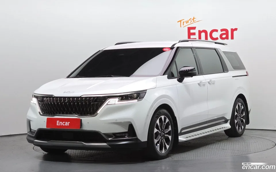 Kia Carnival 7 2023 — фото 1, купить с доставкой в Москву