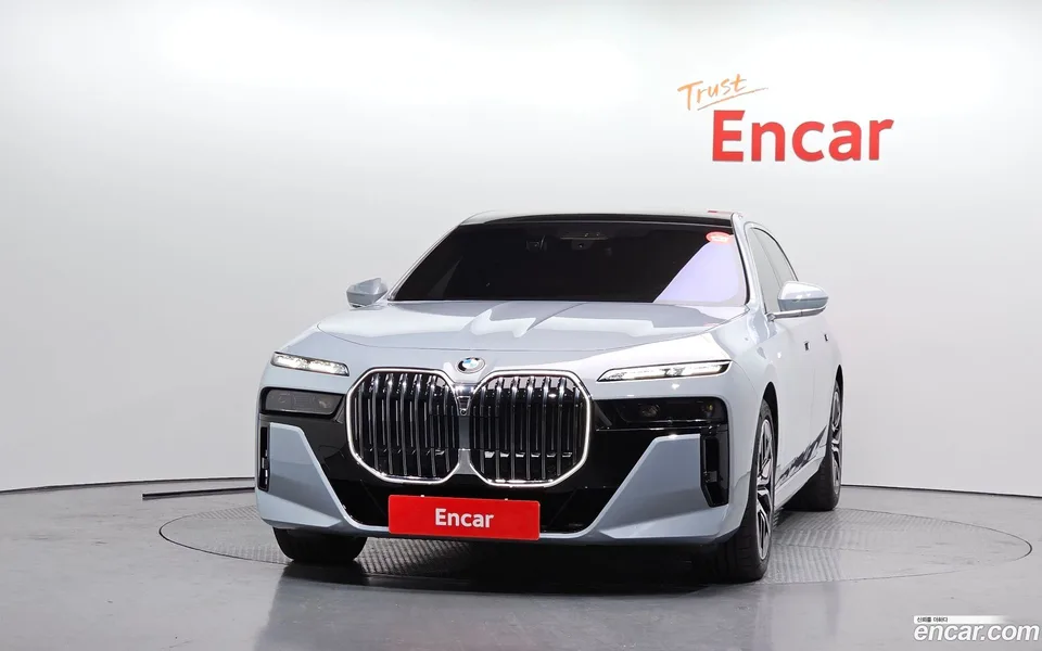 BMW 7 Series 740i xDrive M 2024 — миниатюра 3