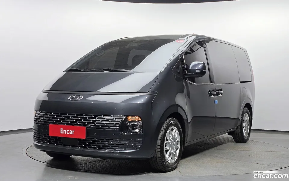 Hyundai Staria 9 2022 — фото 1, купить с доставкой в Москву