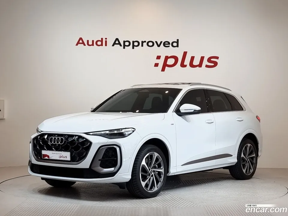 Audi Q5 (80A) 40 TDI S Line 2025 — фото 1, купить с доставкой в Москву