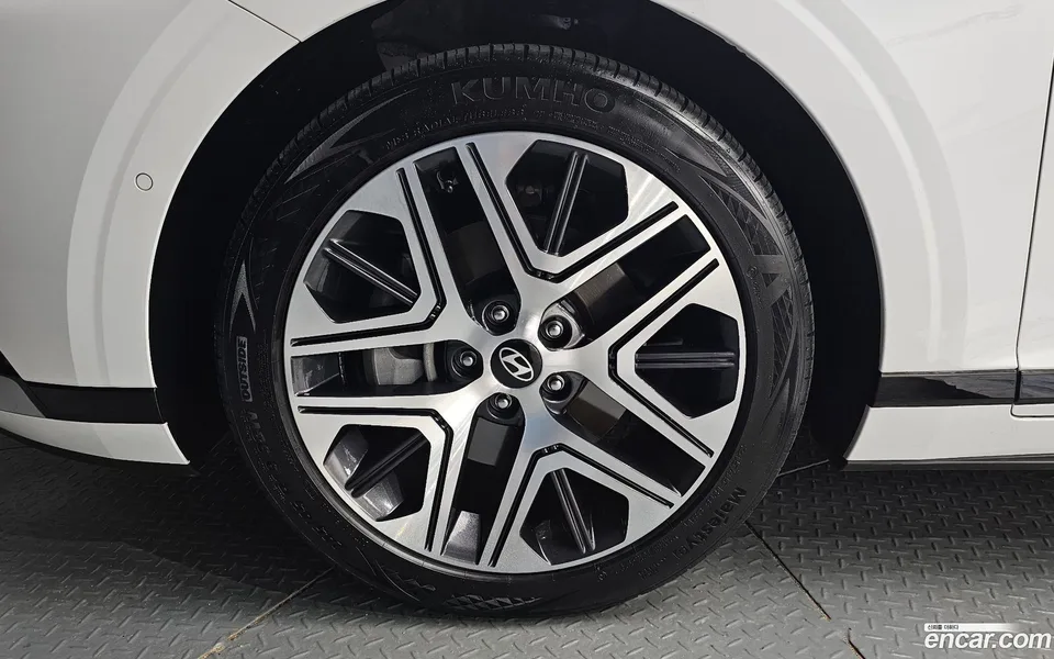 Hyundai Grandeur 2.5 2WD 2024 — миниатюра 2