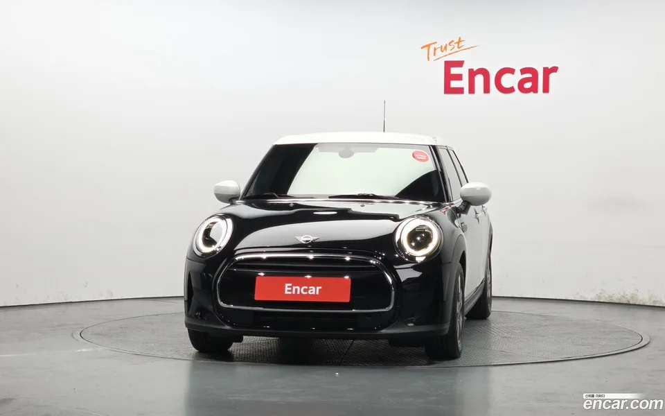 MINI Cooper 5 2022 — миниатюра 3