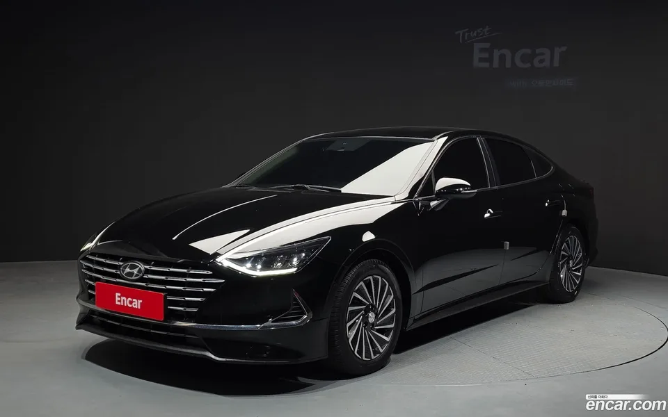 Hyundai Sonata Hybrid 2023 — фото 1, купить с доставкой в Москву
