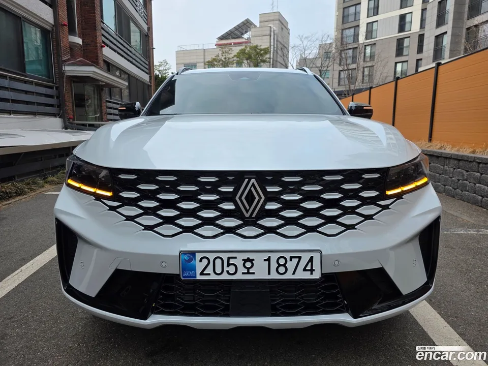 Renault Samsung Grand Koleos 1.5 E-TECH 2WD 2026 — фото 1, купить с доставкой в Москву