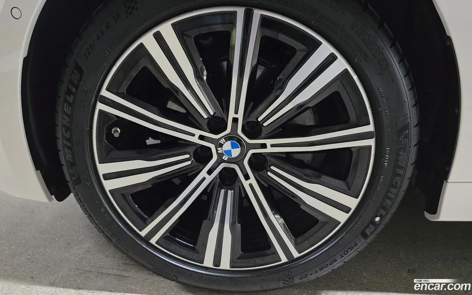 BMW 3 Series 320i 2025 — миниатюра 2