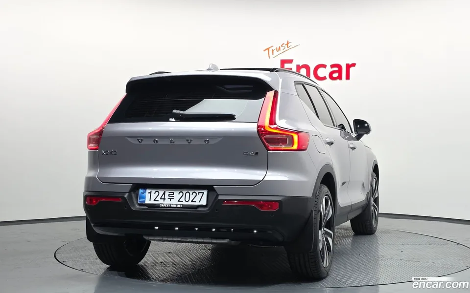 Volvo XC40 B4 2026 — миниатюра 4