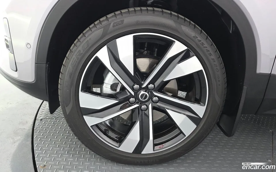 Volvo XC40 B4 2026 — миниатюра 5