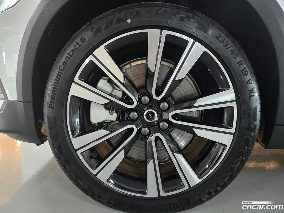 Volvo V60 Cross Country B5 AWD 2025 — миниатюра 2
