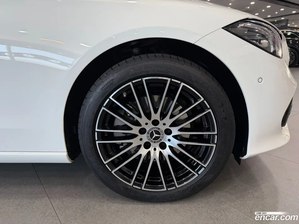 Mercedes-Benz C-Class C200 2024 — миниатюра 5