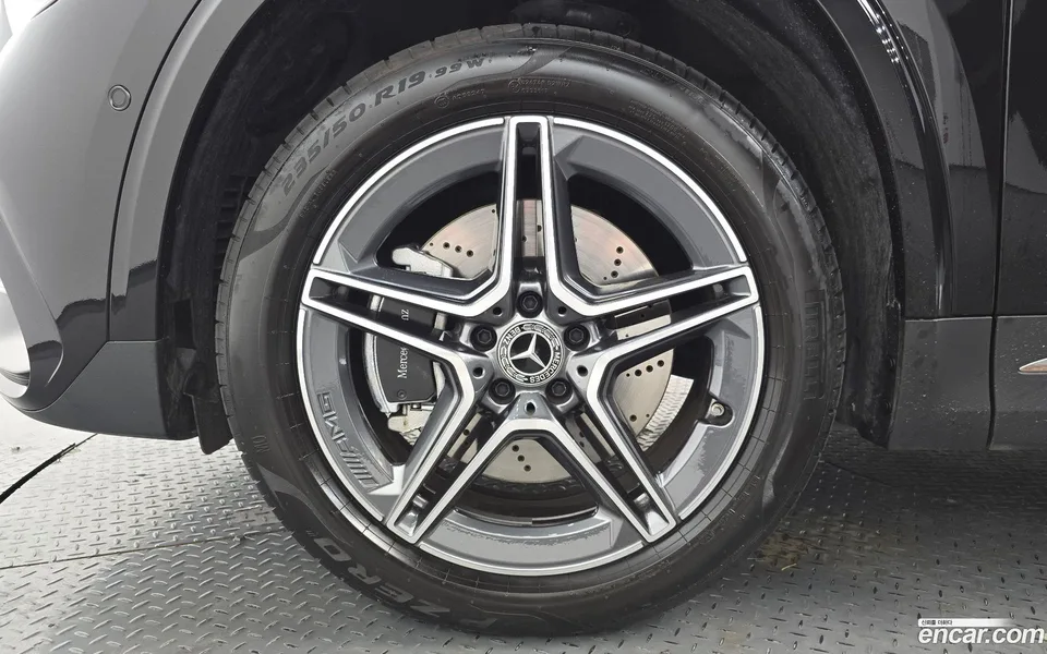 Mercedes-Benz GLA-Class GLA250 4MATIC 2025 — миниатюра 2