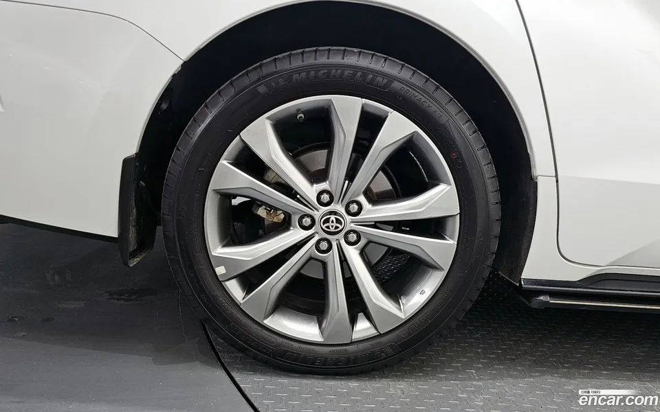 Toyota Sienna 2.5 2WD 2024 — миниатюра 2