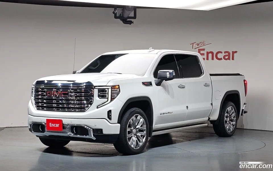 GMC Sierra 2023 — фото 1, купить с доставкой в Москву