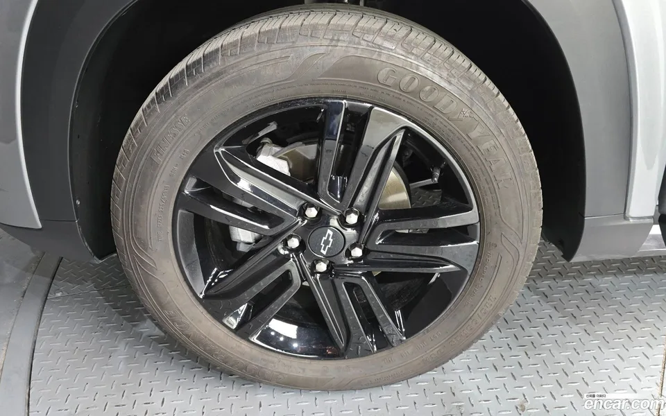 Chevrolet Trax Crossover 1.2 ACTIV 2023 — миниатюра 5