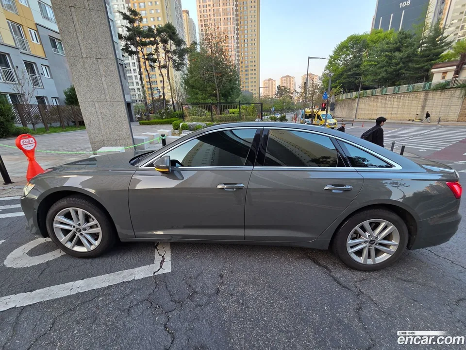 Audi A6 45 TFSI 2022 — thumbnail 2