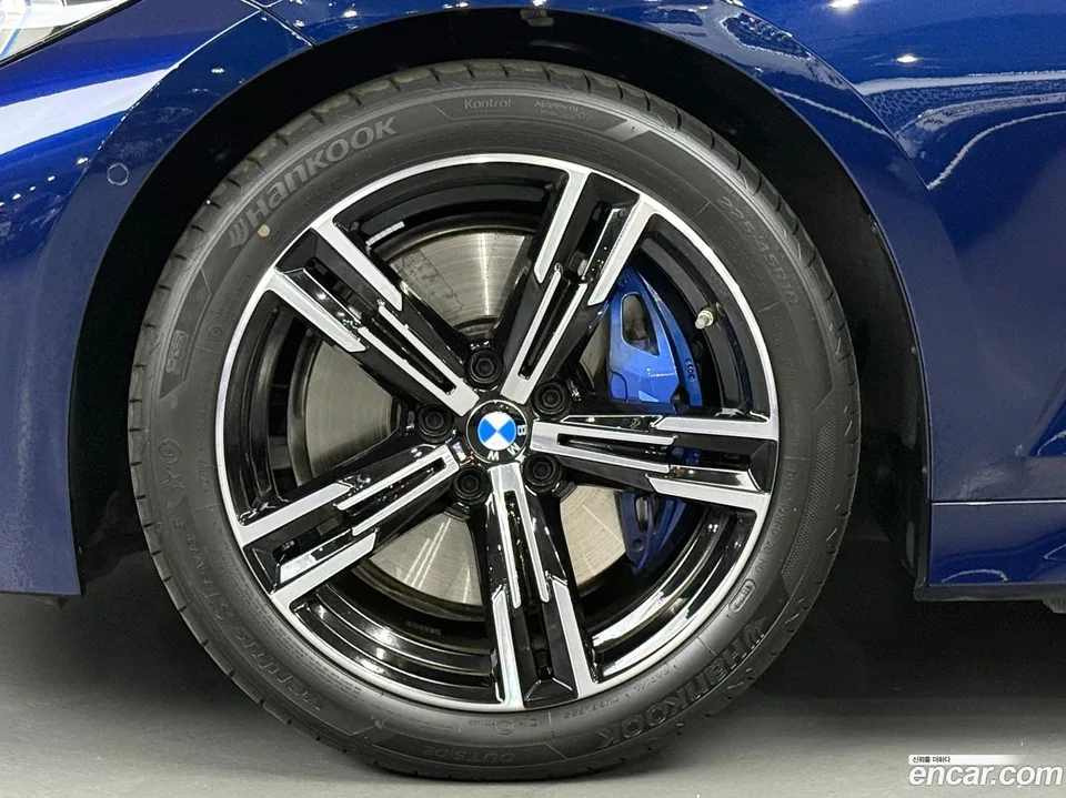BMW 3 Series 320i M 2025 — миниатюра 2