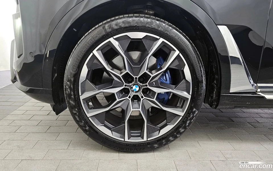 BMW X7 xDrive 40i M 6 2023 — миниатюра 2