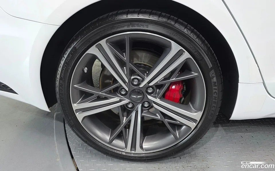 Genesis G70 2.5T 2WD 2023 — миниатюра 2