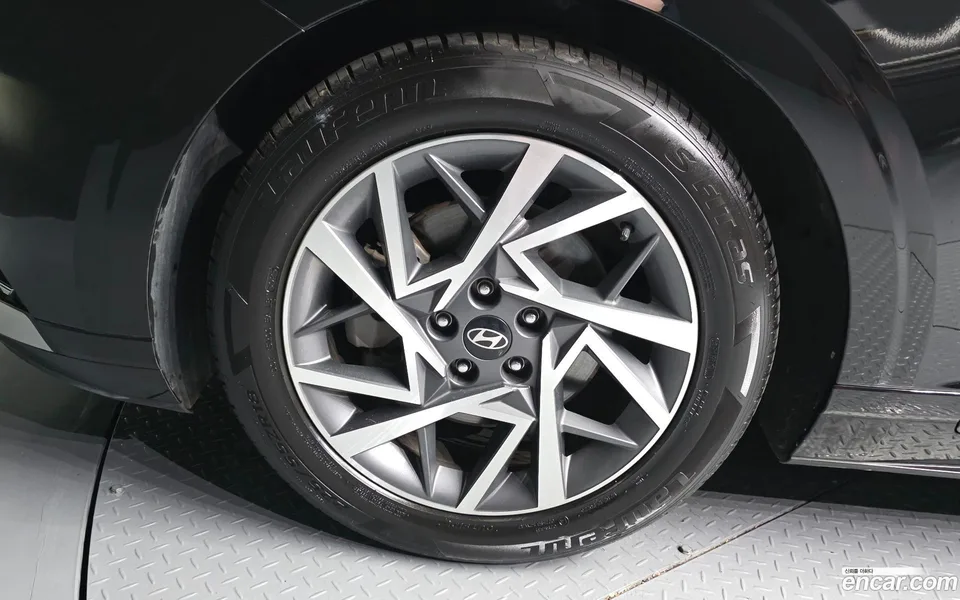 Hyundai Grandeur 2.5 2WD 2023 — миниатюра 2