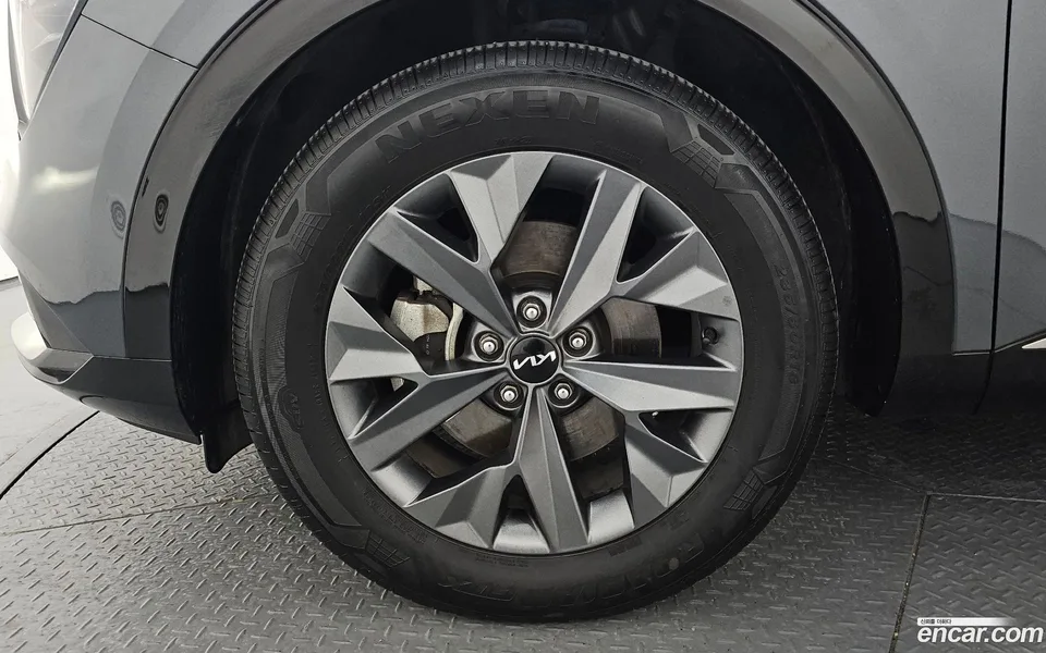 Kia Sportage 1.6 2WD 2023 — миниатюра 2
