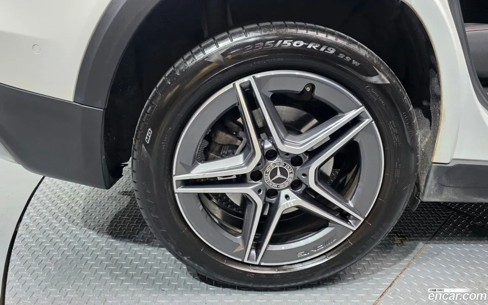 Mercedes-Benz GLB-Class GLB250 4MATIC 2022 — миниатюра 5