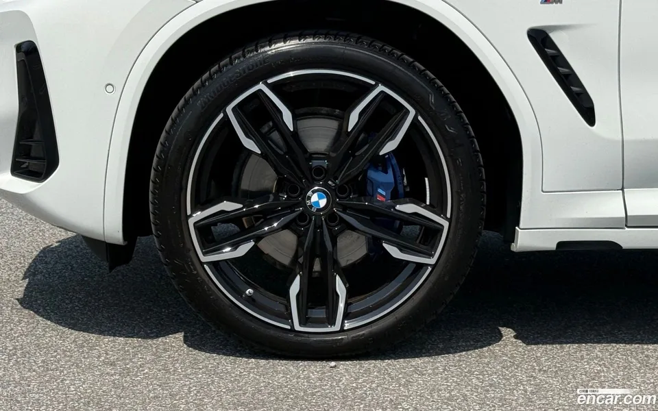 BMW X4 xDrive M40i 2025 — thumbnail 2