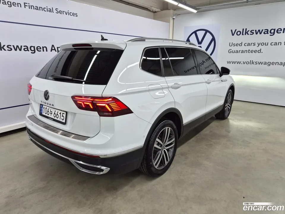 Volkswagen Tiguan Allspace 2.0 TSI 2024 — фото 1, купить с доставкой в Москву