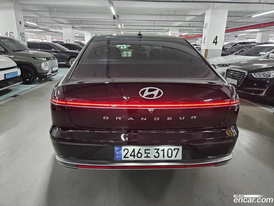 Hyundai Grandeur 2.5 2WD 2023 — миниатюра 2