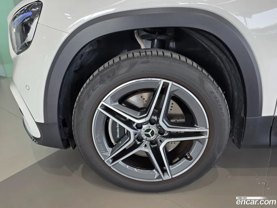 Mercedes-Benz GLB-Class GLB250 4MATIC 2025 — миниатюра 2